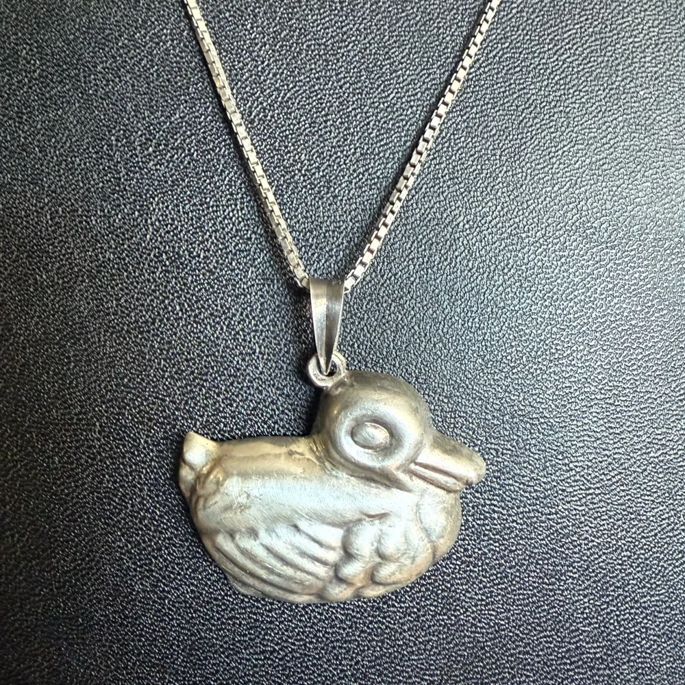 Vintage Sterling Silver Puffy Duck Pendant Necklace - Picture 2 of 14